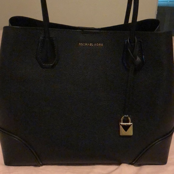 ❌SOLD❌Michael Kors  Mercer Corner Kors Studio - Picture 5 of 8